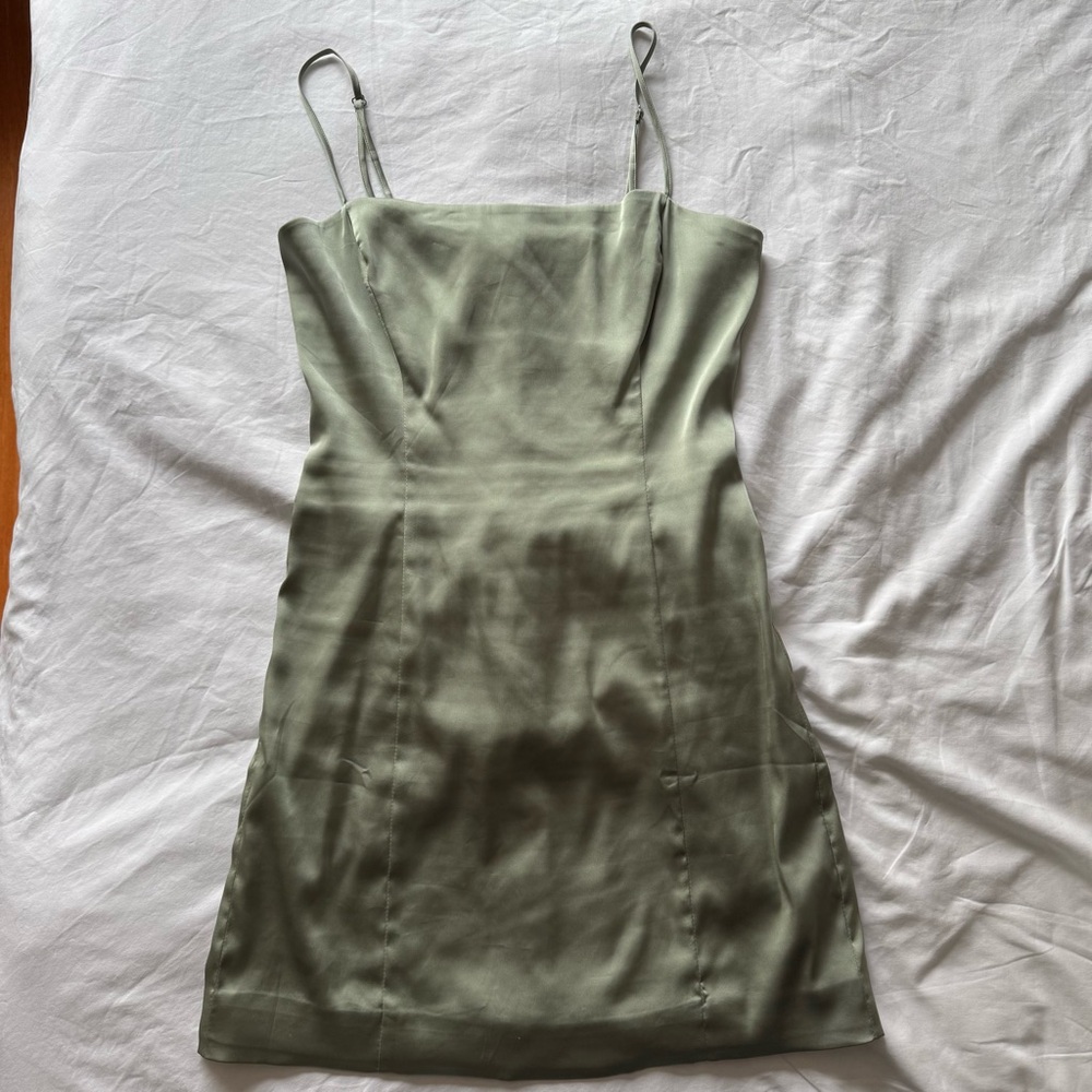 Sunday Best Shimmer Dress in Light Green Size 6